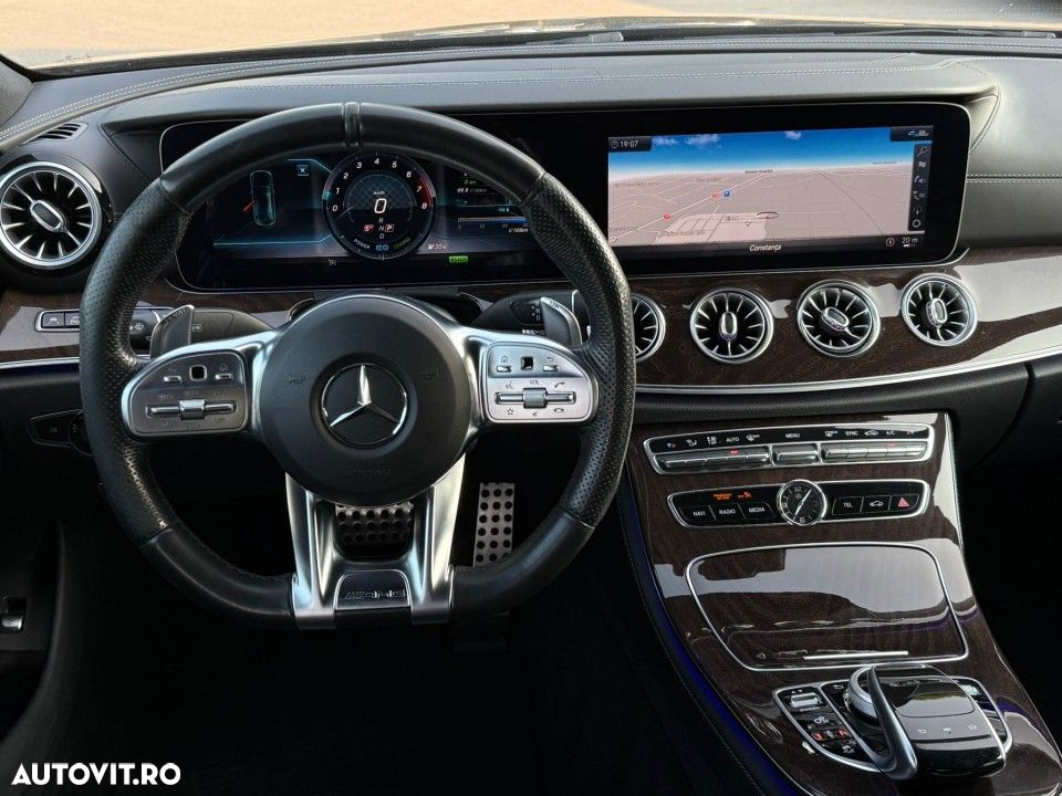 Mercedes-Benz CLS AMG 53 4MATIC Aut - 27