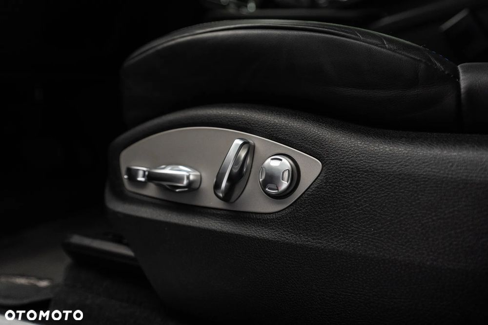 Porsche Macan S - 30