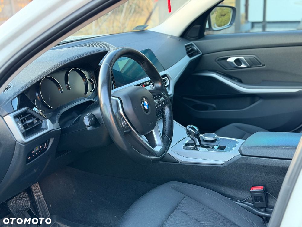 BMW Seria 3 320i Advantage - 7