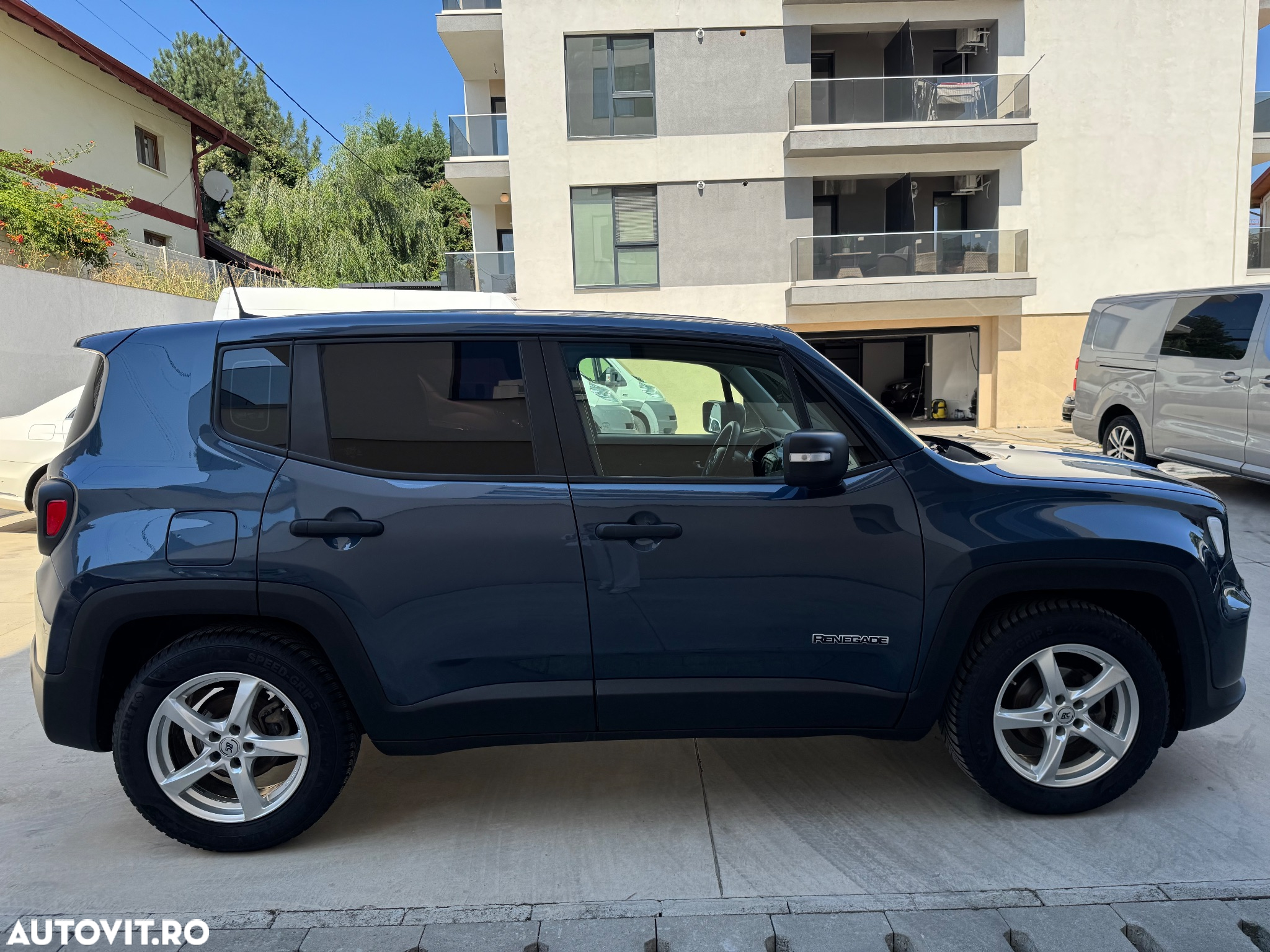Jeep Renegade - 8