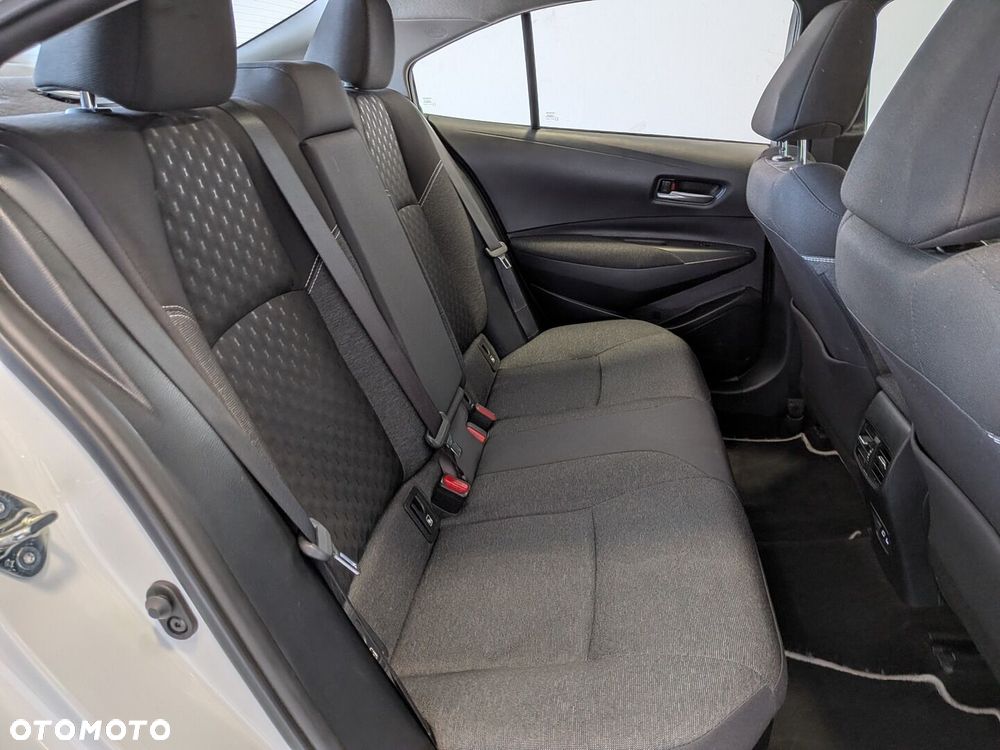 Toyota Corolla 1.8 Hybrid Comfort - 34