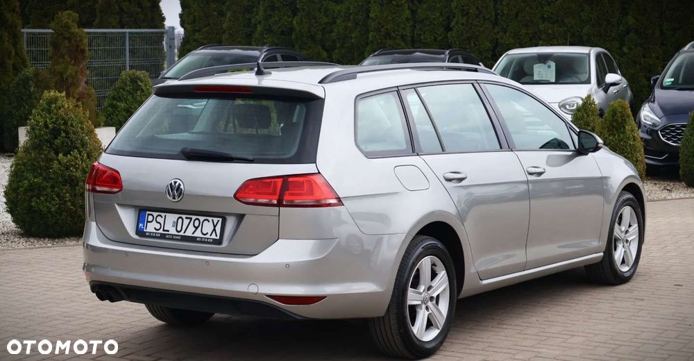 Volkswagen Golf - 6