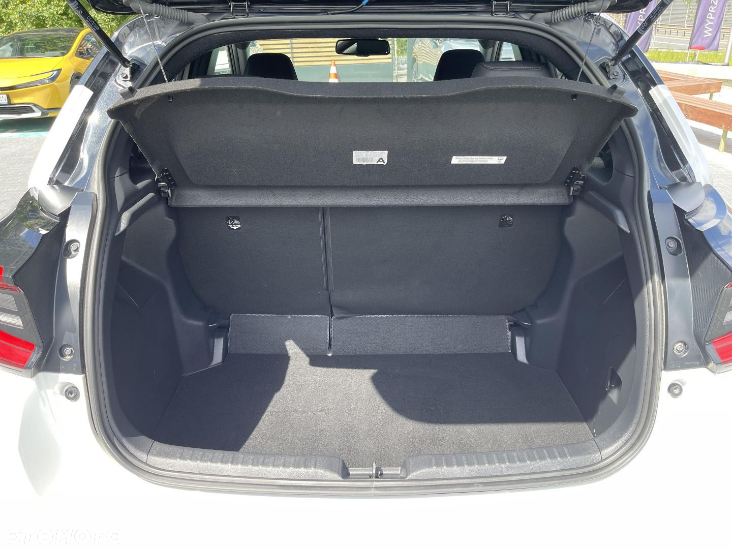 Toyota Yaris - 12