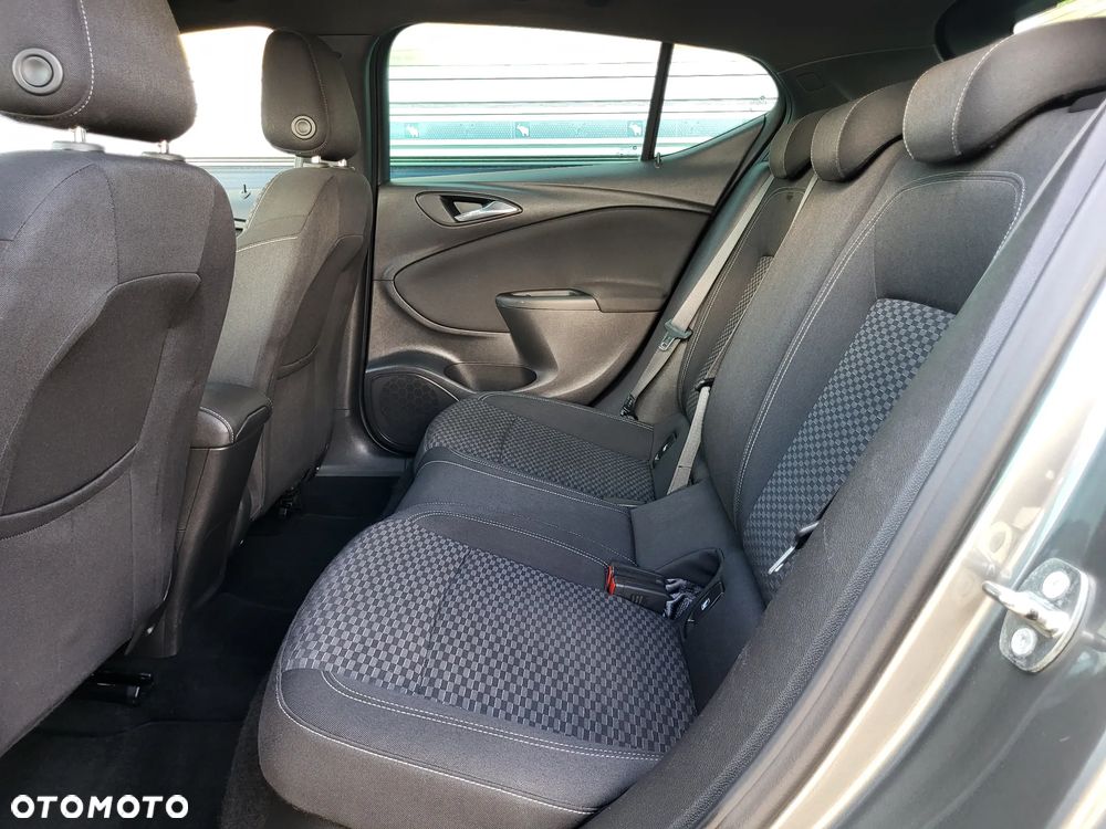 Opel Astra 1.4 Turbo Innovation - 25
