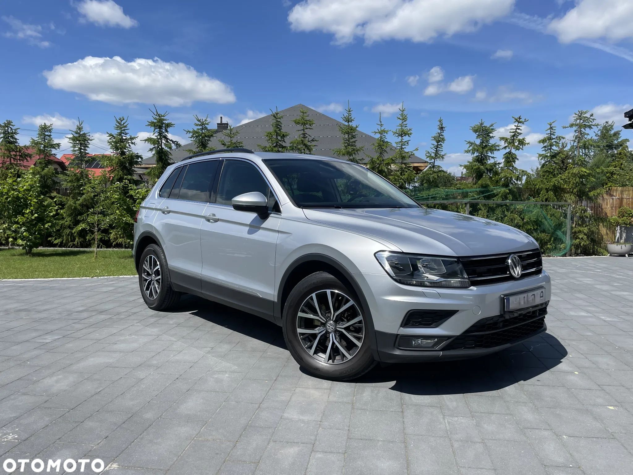 Volkswagen Tiguan - 1