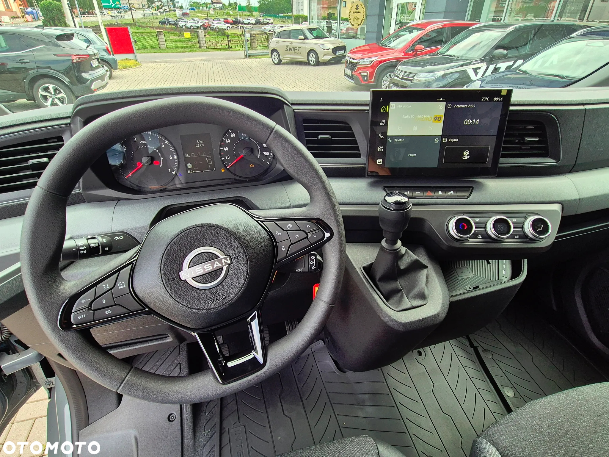 Nissan Interstar - 10