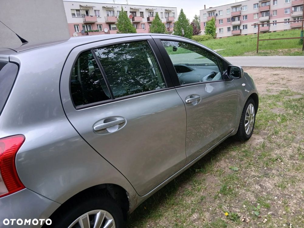 Toyota Yaris - 4
