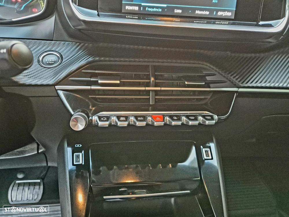 Peugeot e-208 Allure Pack - 33