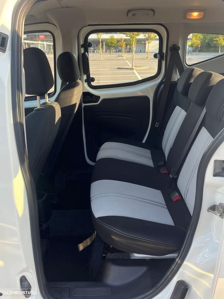 Fiat Qubo 1.4 8V Lounge - 27