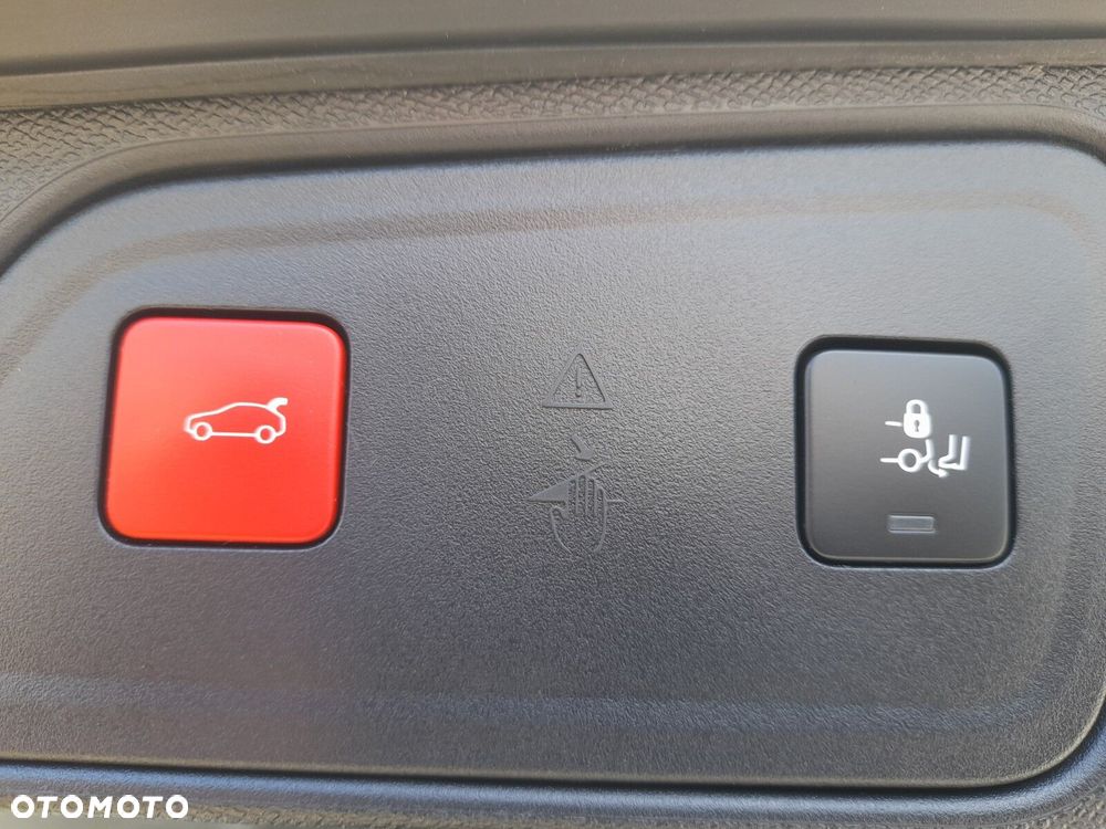 Peugeot 3008 1.2 PureTech Allure Pack S&S EAT8 - 24