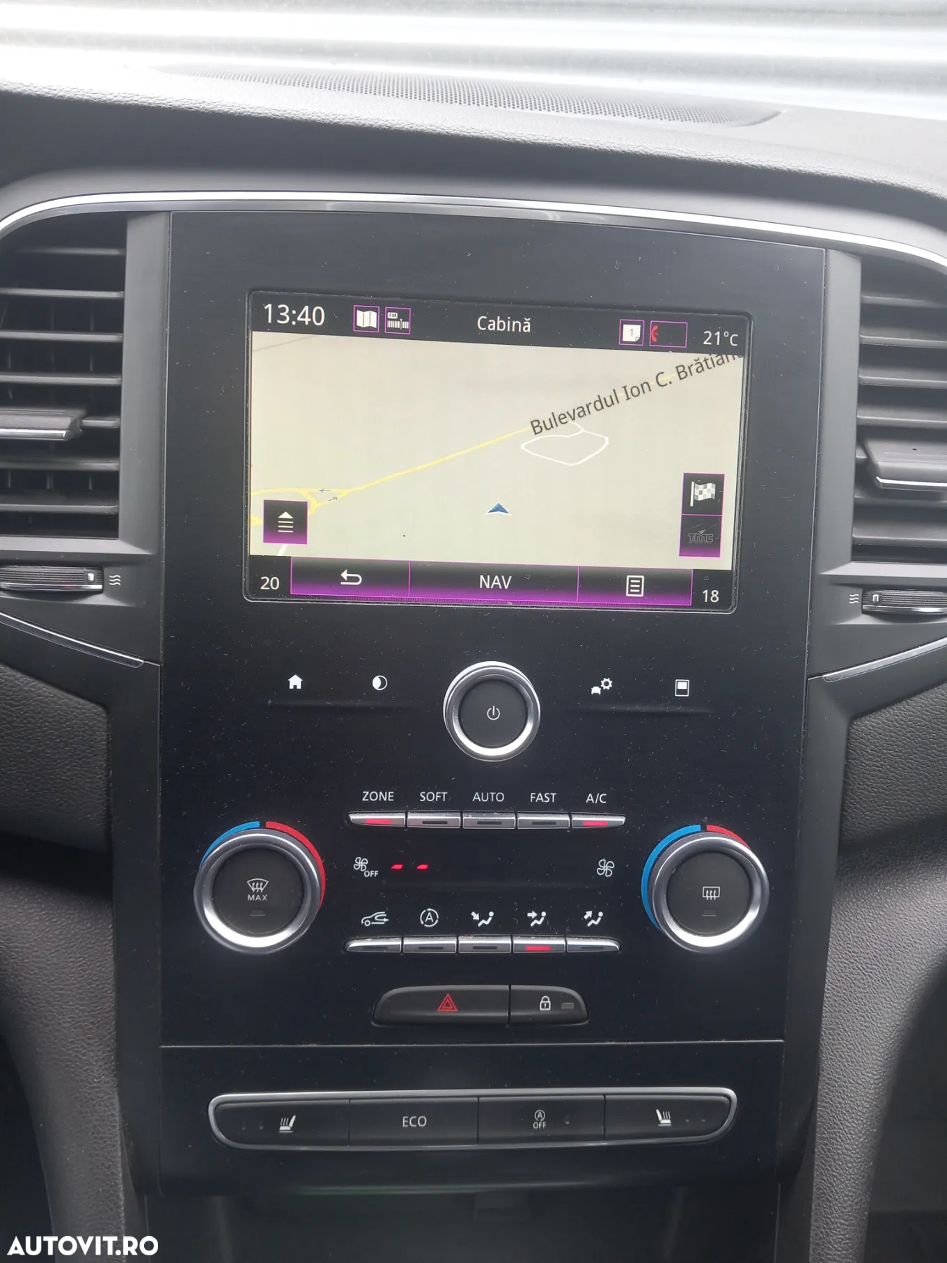 Renault Megane TCE 140 EDC Techno - 15