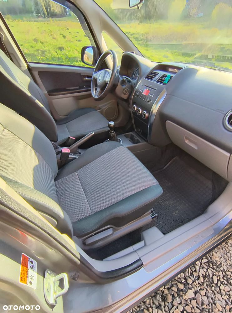 Suzuki SX4 1.6 GLX / Comfort - 32