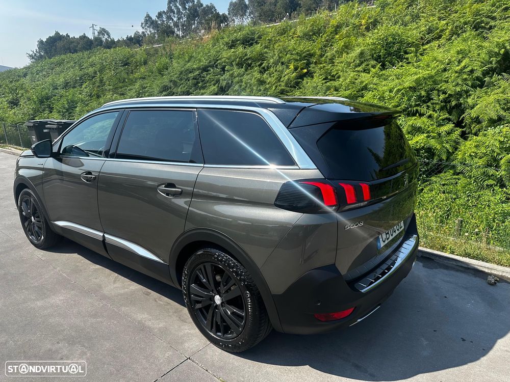 Peugeot 5008 BlueHDI 130 EAT8 GT — fotografia 13