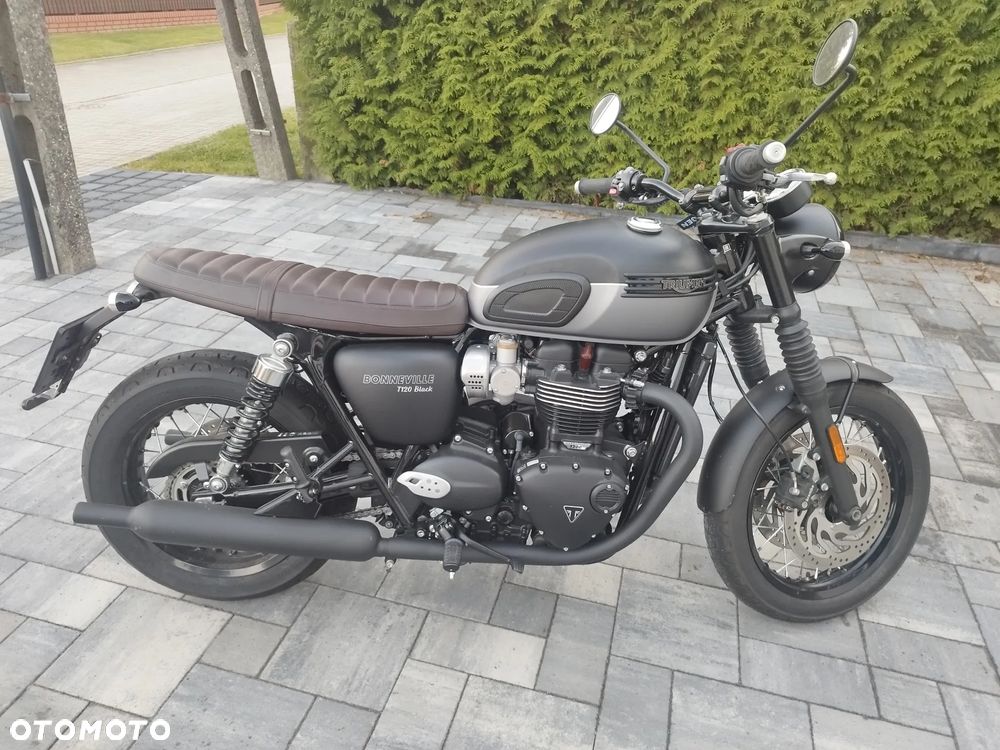 Triumph Bonneville - 11