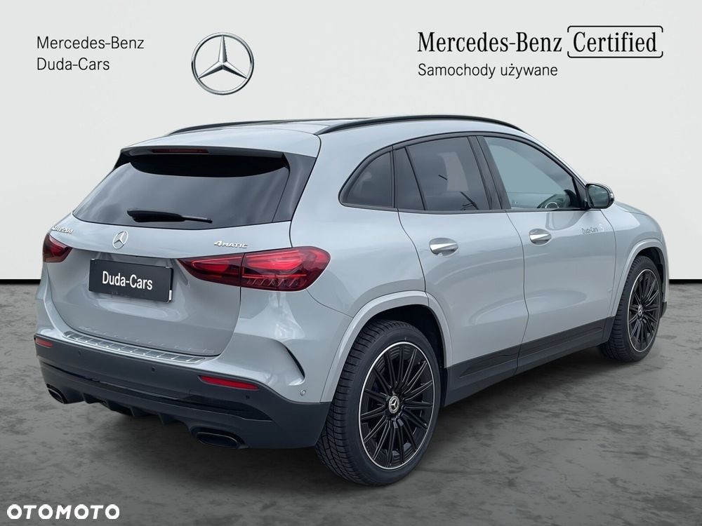 Mercedes-Benz GLA - 8