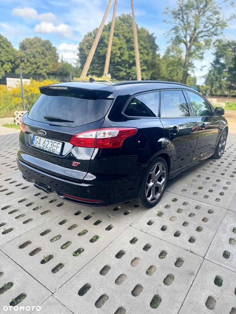 Ford Focus ST - 6