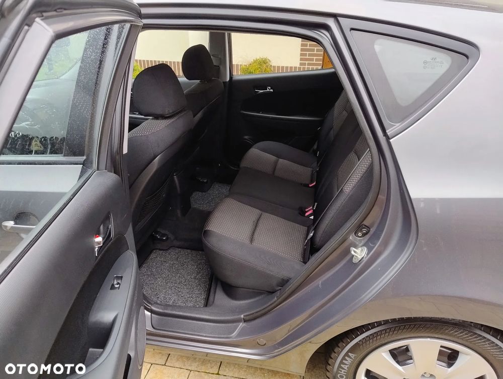 Hyundai i30 1.6 Comfort - 11