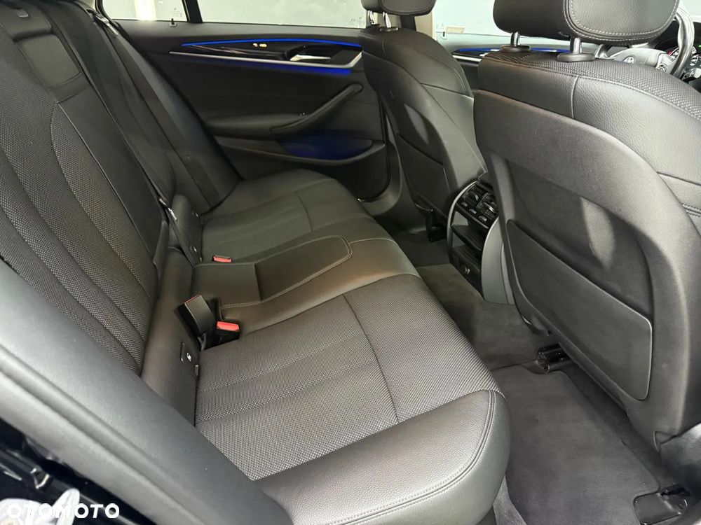 BMW Seria 5 520d Touring Sport Line - 30