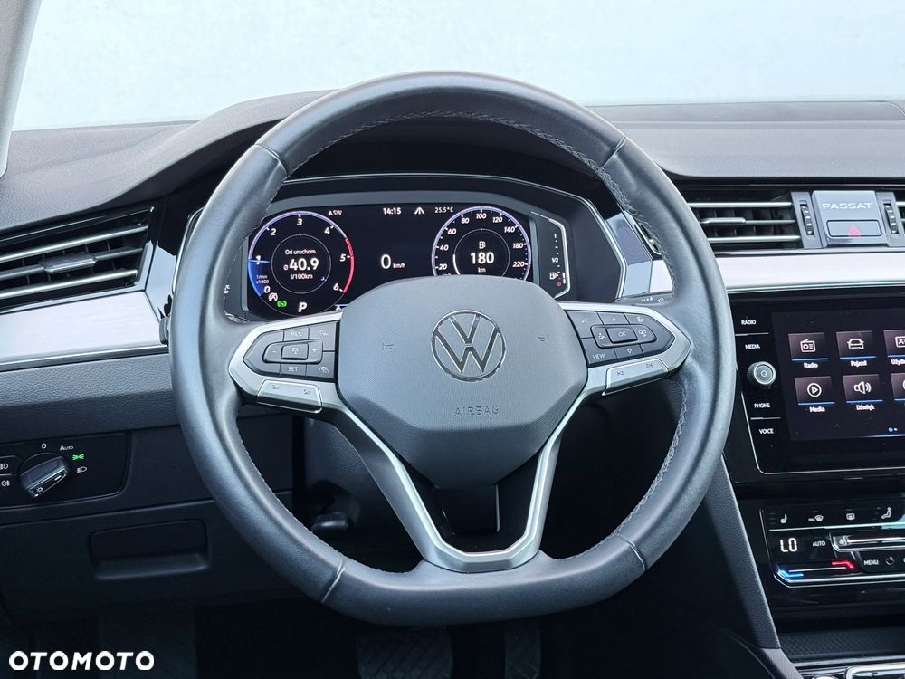 Volkswagen Passat Variant 2.0 TDI EVO Elegance DSG - 31
