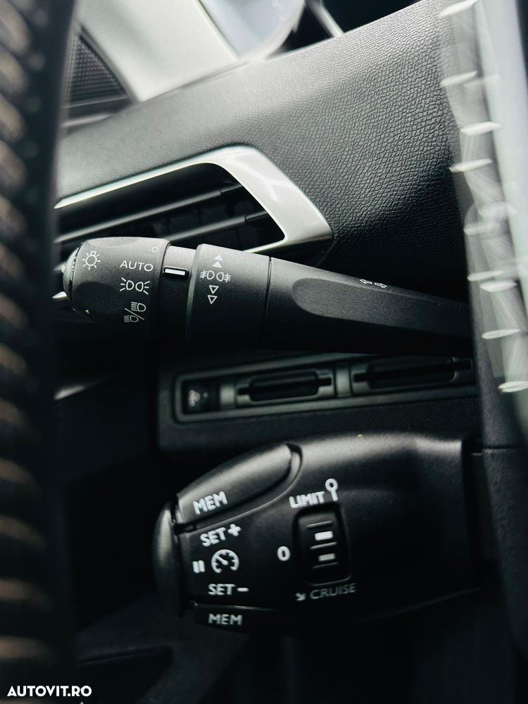 Peugeot 3008 BlueHDi 130 Stop & Start Allure - 29