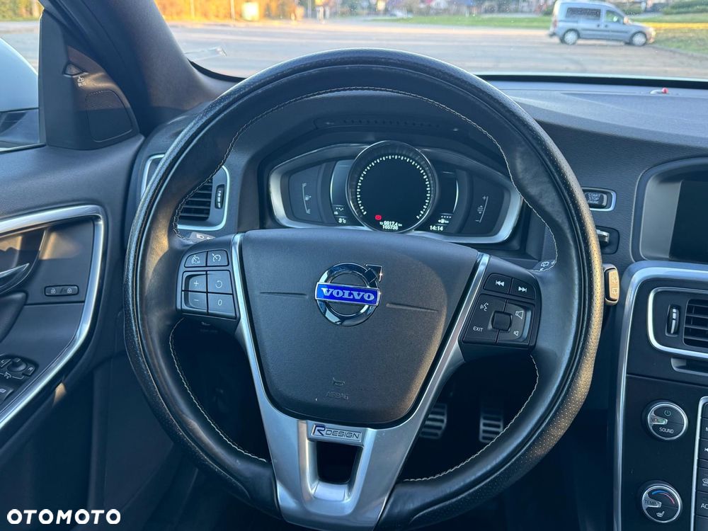 Volvo V60 D4 Drive-E R-Design Summum - 38