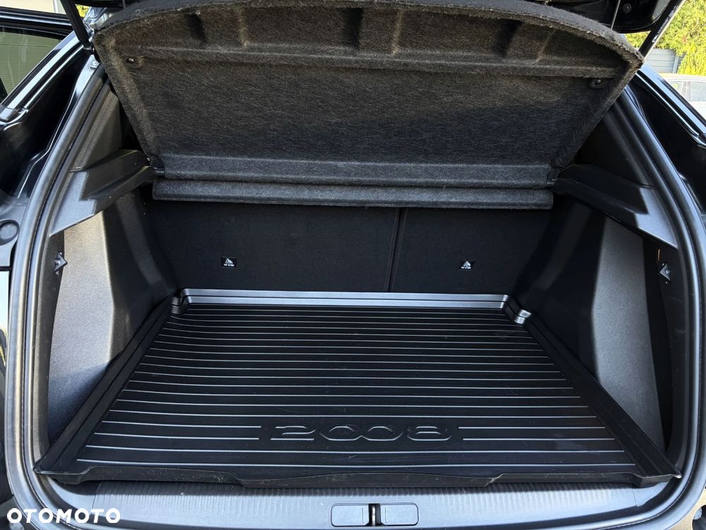 Peugeot 2008 1.2 PureTech Allure Pack S&S - 36