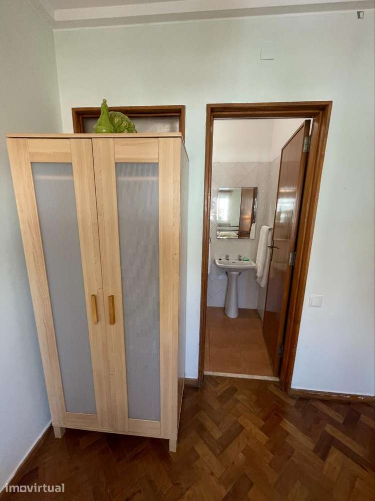 Quarto - localizado em Estoril Lisbon - Grande imagem: 2/7