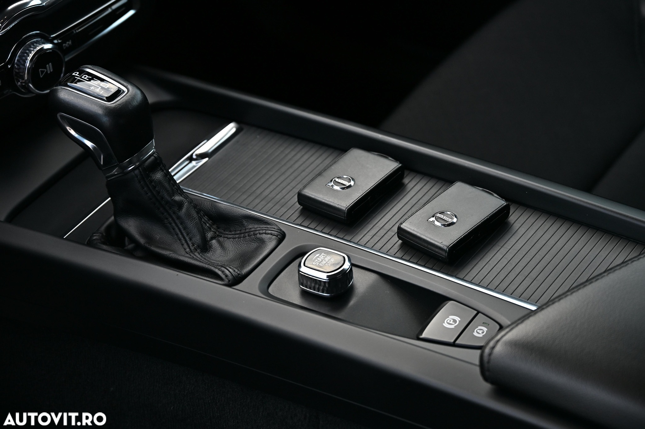 Volvo XC 60 D4 AWD Geartronic Momentum - 18