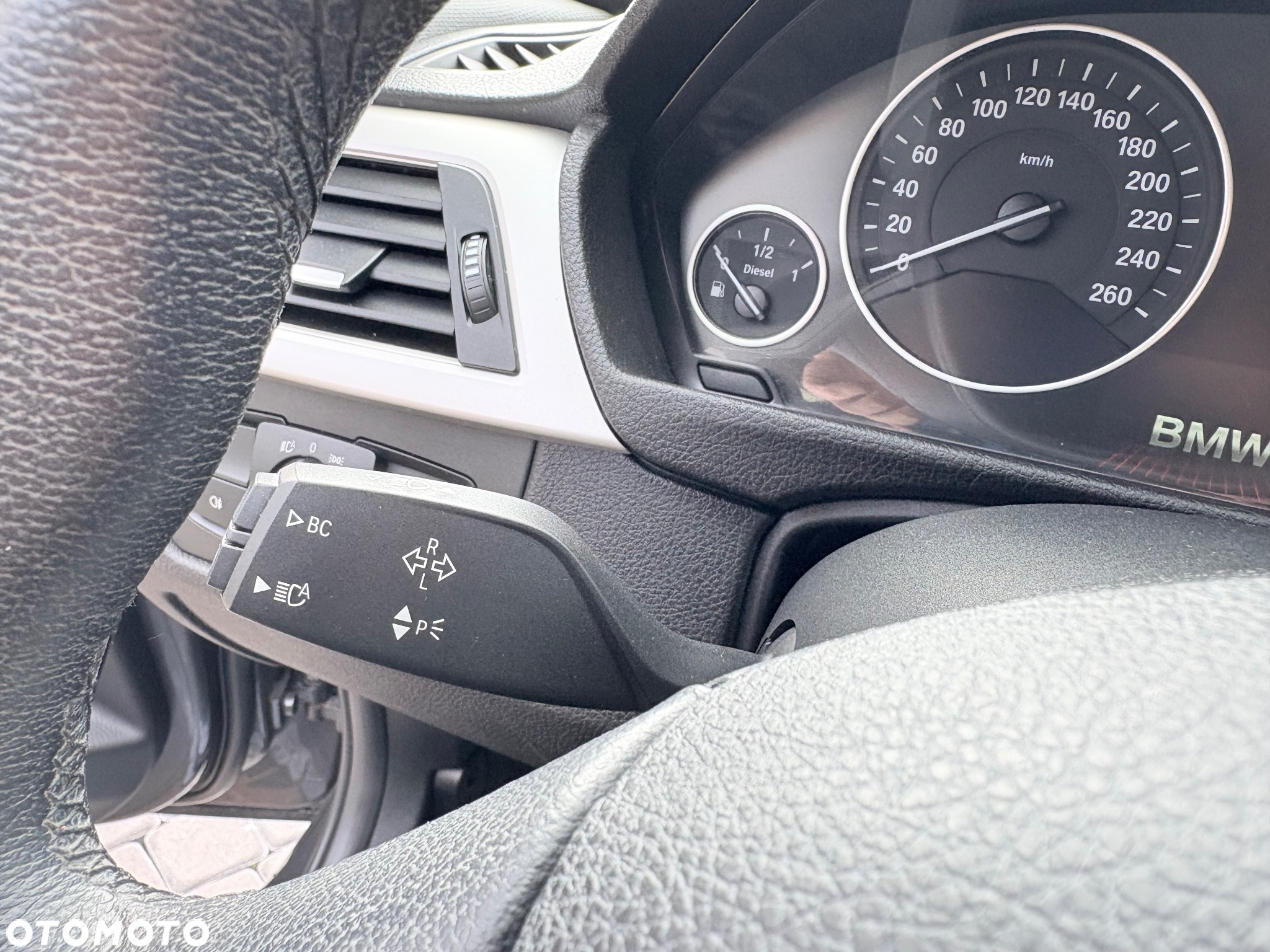 BMW Seria 3 318d Touring - 24