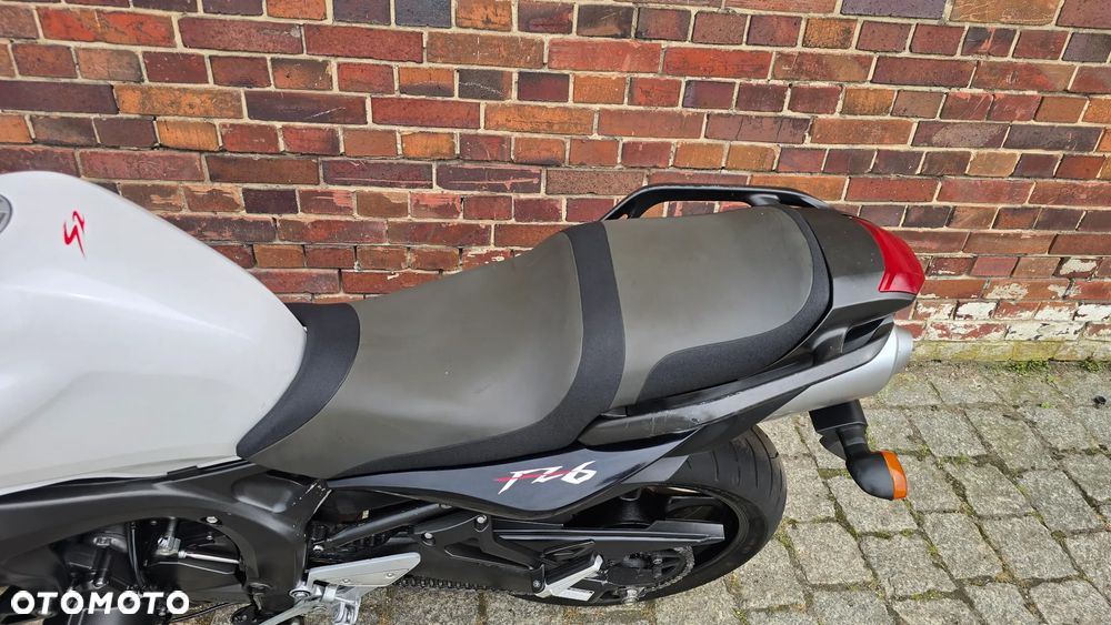 Yamaha FZ6 - 15