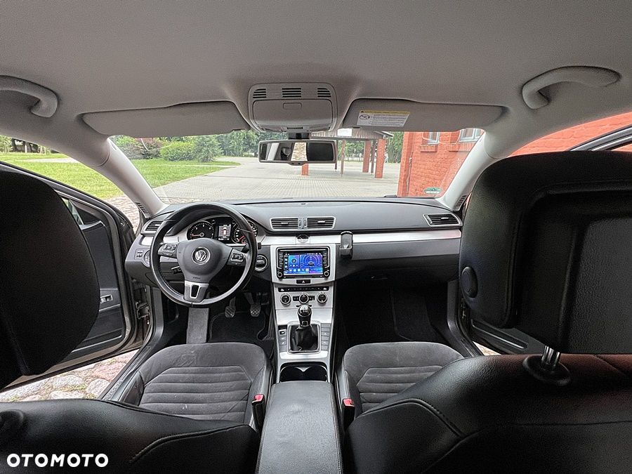 Volkswagen Passat 2.0 TDI DPF Highline - 15