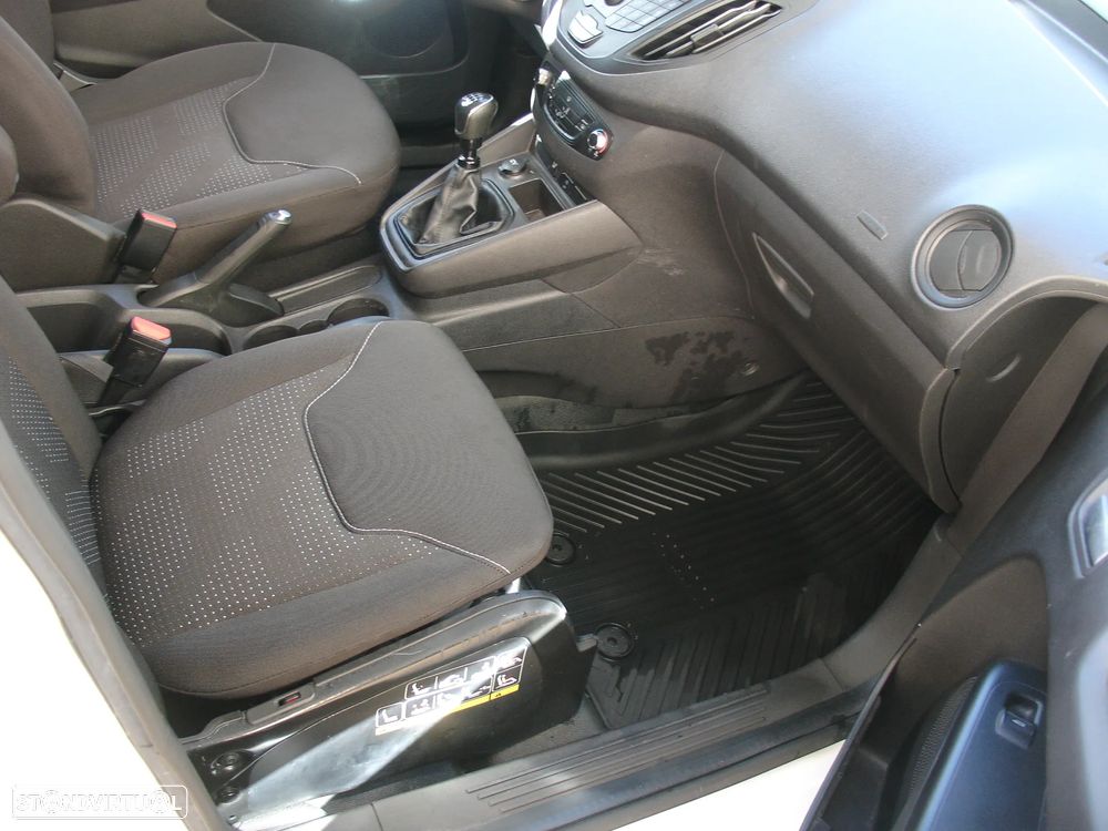 Ford transit courier - 6