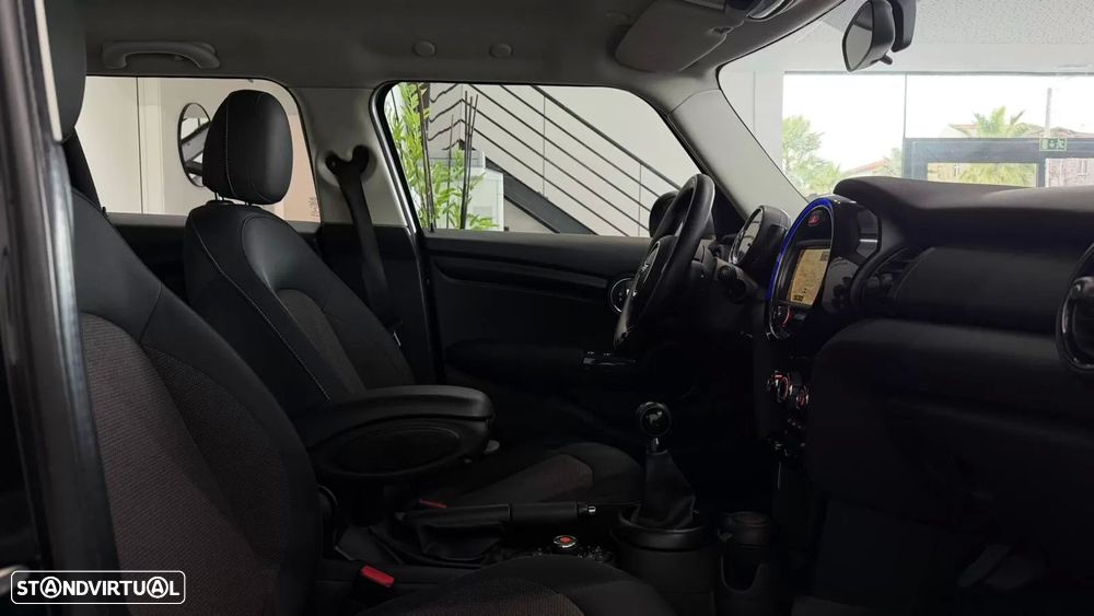 MINI 5 Portas Cooper D - 6