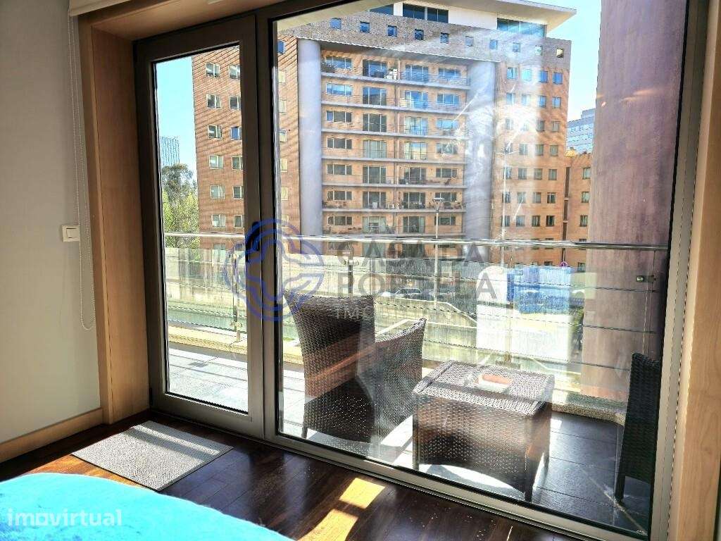 Venda de Apartamento T2 Lordelo do Ouro - Grande imagem: 3/48