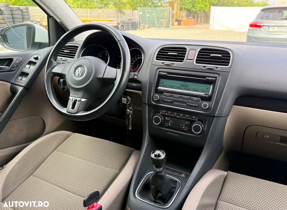 Volkswagen Golf 1.6 TDI DPF BlueMotion Technology move - 9