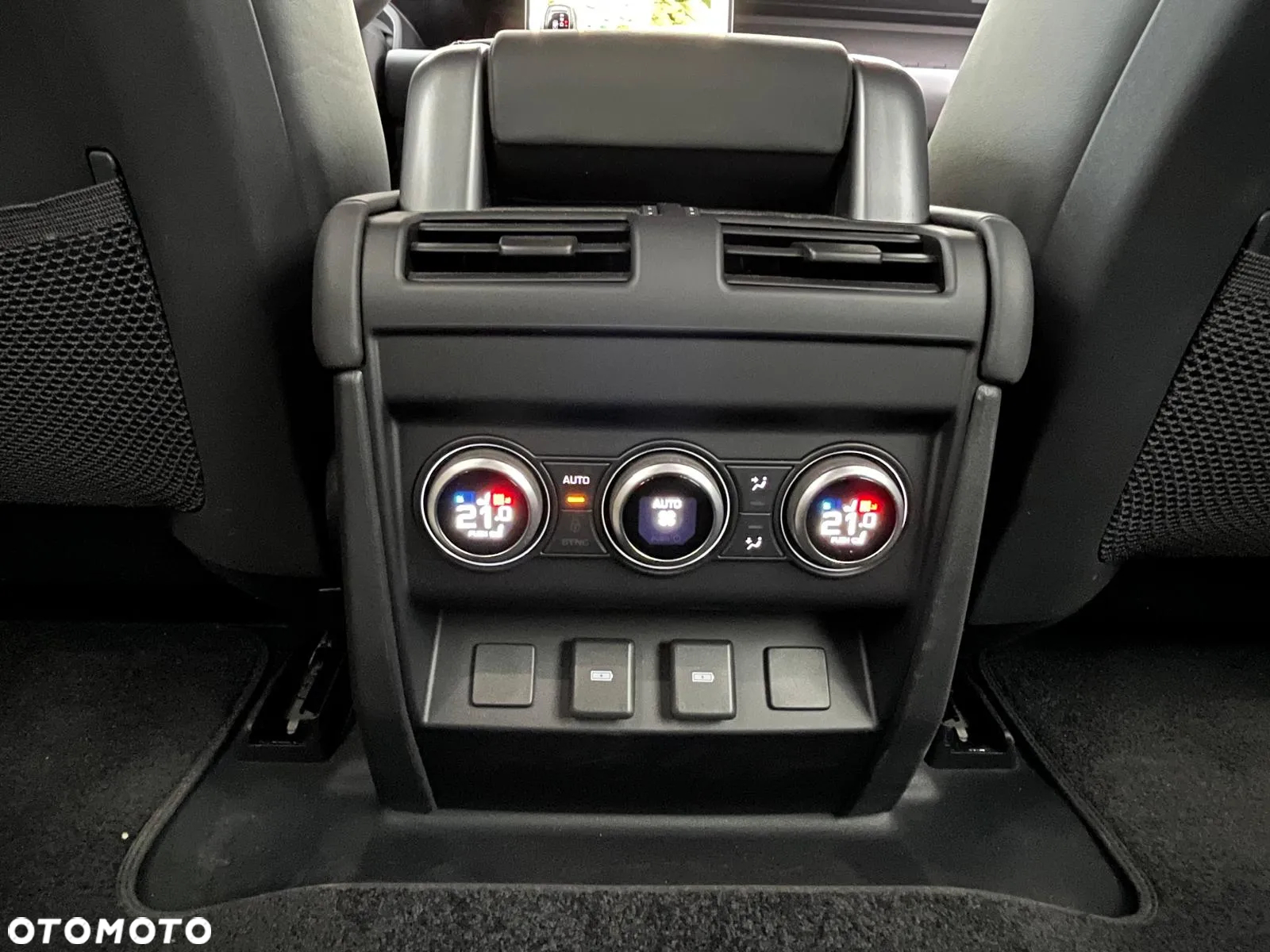 Land Rover Defender 90 5.0 P525 V8 - 13