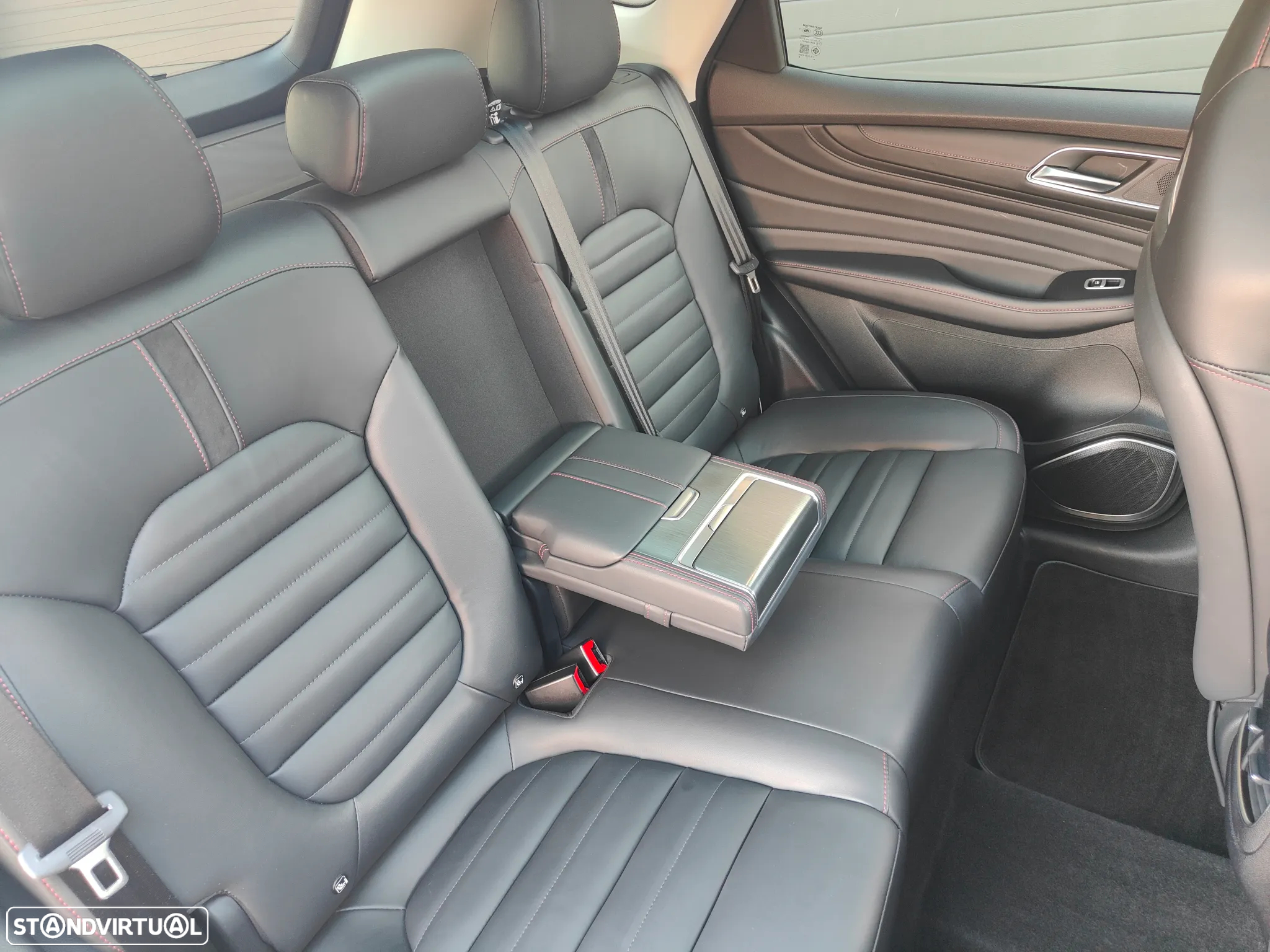 MG EHS 1.5 T-GDI Plug-in Hybrid Luxury - 14