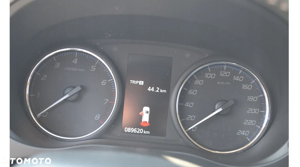 Mitsubishi Outlander 2.0 Intense 4WD CVT - 17