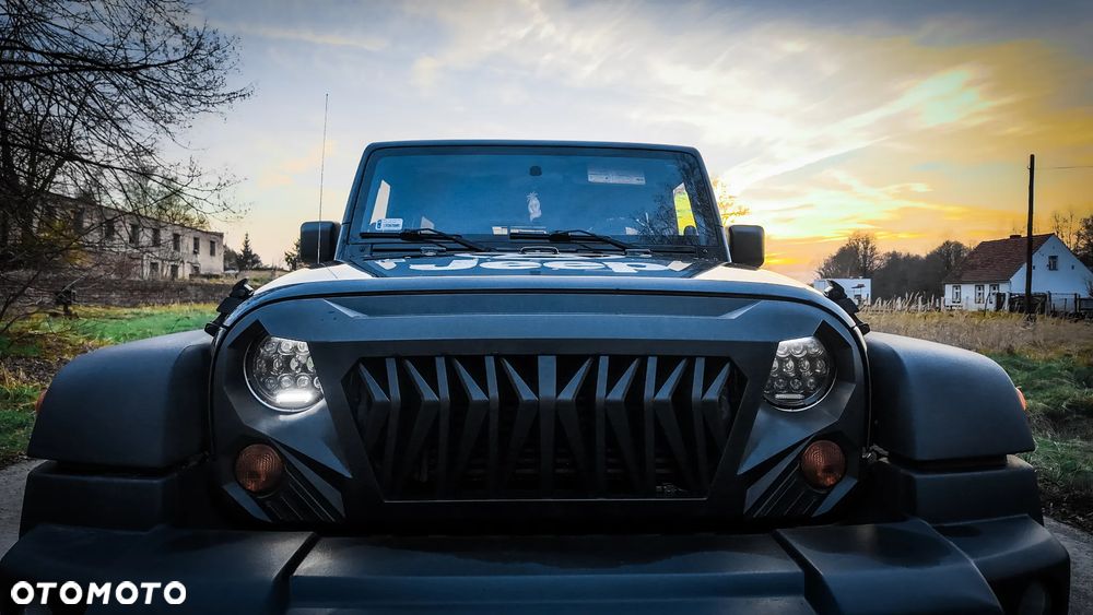 Jeep Wrangler - 11