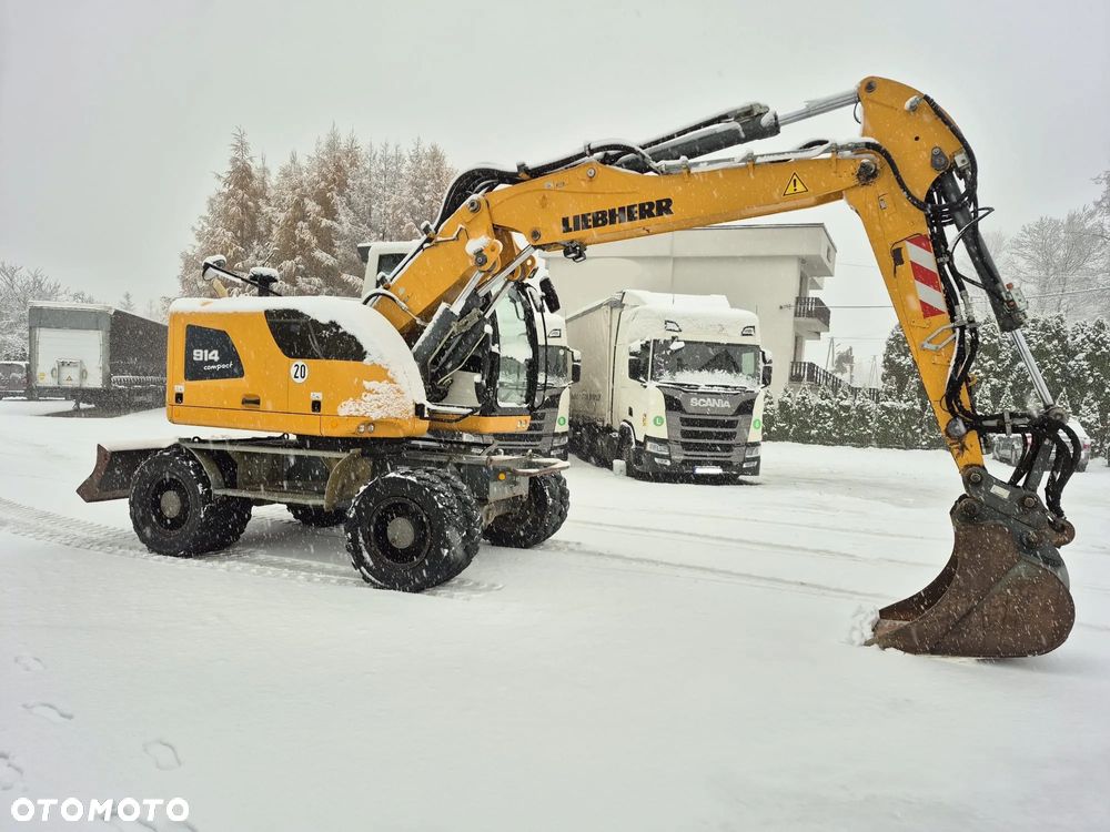 Liebherr A914 - 2