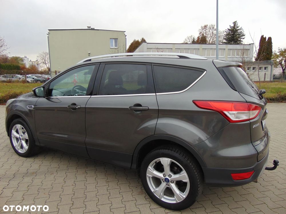 Ford Kuga 1.5 EcoBoost 2x4 Titanium - 6