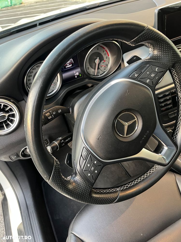 Mercedes-Benz GLA 200 7G-DCT - 7