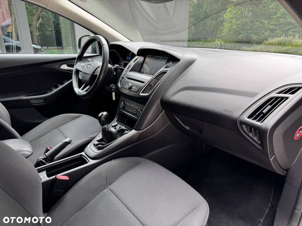 Ford Focus 1.0 EcoBoost Titanium - 32