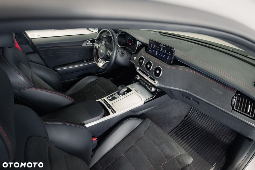 Kia Stinger 3.3 T-GDI V6 GT AWD - 35