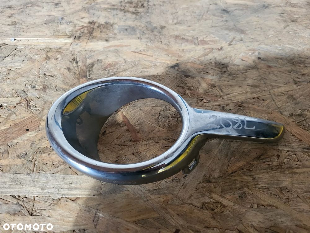 Ramka halogenu chrom lewy Peugeot 208 - 1