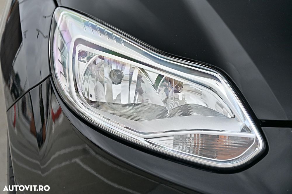 Ford Focus 1.6 TDCI DPF Titanium - 19