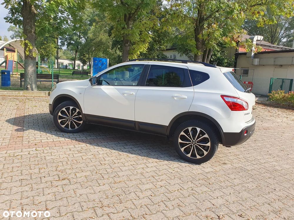 Nissan Qashqai 1.6 360 - 25