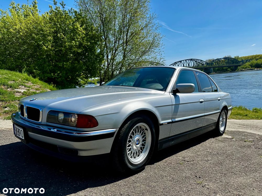 BMW Seria 7 740i V8 - 16