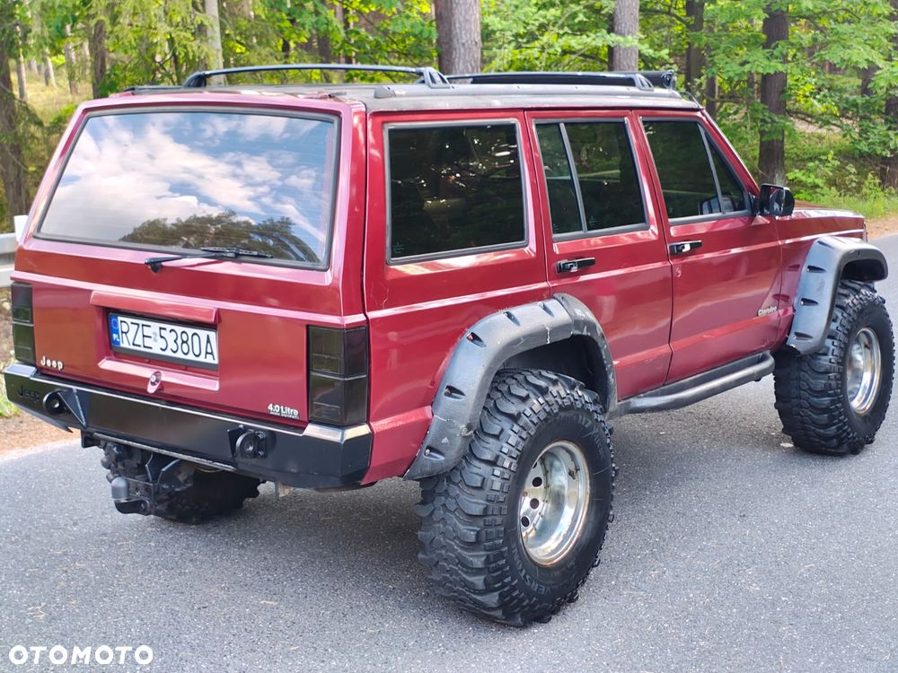 Jeep Cherokee - 20