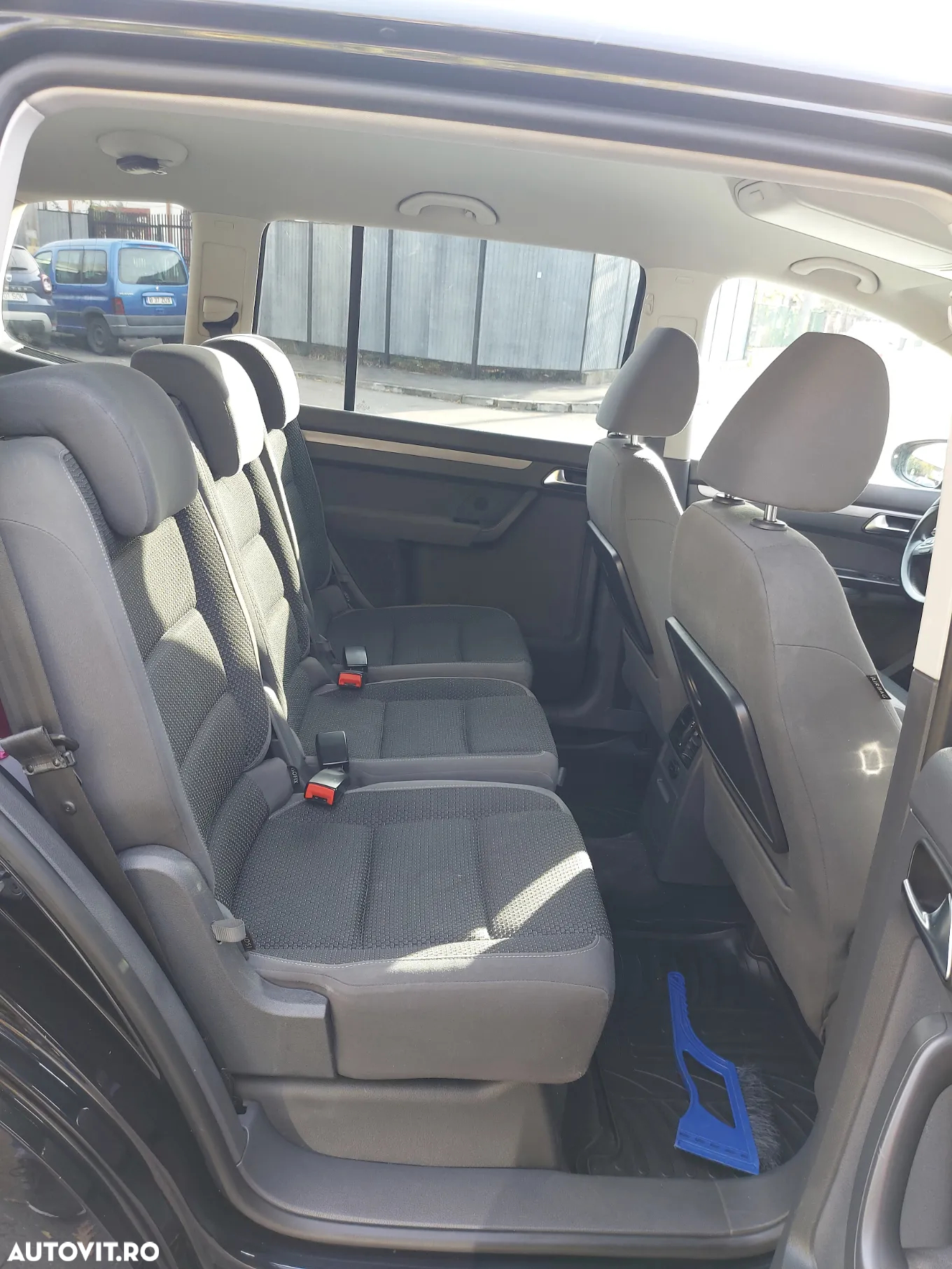 Volkswagen Touran 1.6 TDI DSG Comfortline - 7